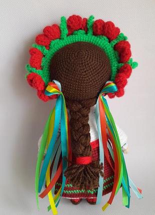 Украинка с маками