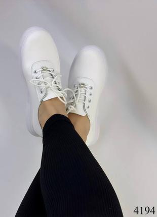 Мокасины женские, белые3 фото