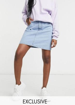 Коротка блакитна джинсова спідниця wednesday's girl asos