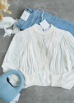 Блуза з вишивкою zara