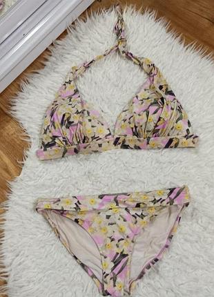 Неймовірний купальник, з паролоновими чашками