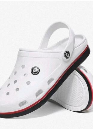 Белые кроксы