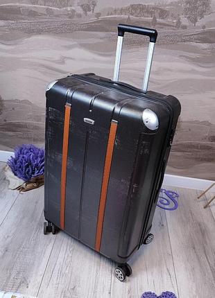 Чемодан большой urban на 4-х колесах черный