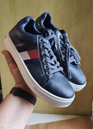 Кроссовки  tommy hilfiger 35 размер