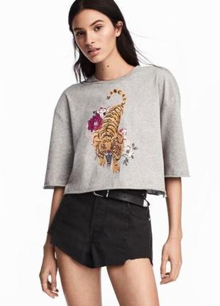 H&amp;m укороченная футболка топ с принтом и вышивкой