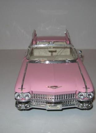 Модель машинка cadillac eldorado biarritz (1959) maisto 1:18