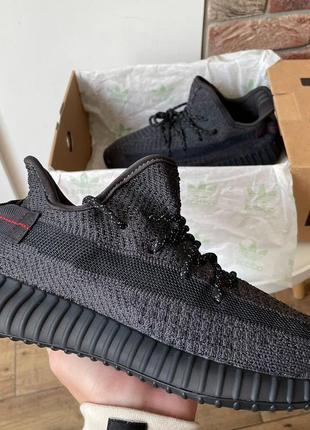 Жіночі кросівки адідас ізі буст 350 в2 чорні / adidas quesence blue hair 350 v2 black static