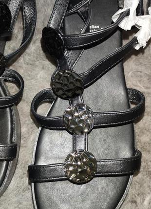 Босоніжки жіночі італія bata, на вузьку стопу, розмір 38