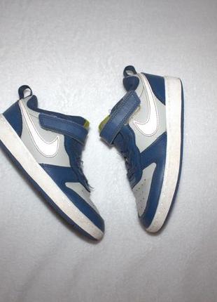 Кросівки фірми nike 27 розмір по устілці 17,5 см