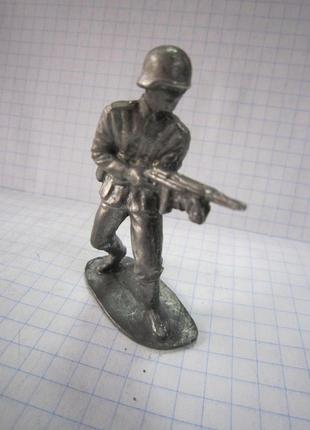 Солдати. олово