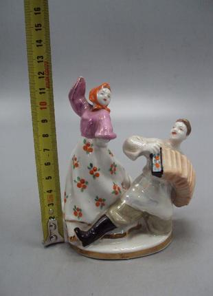 Фигура фарфор дулево танцоры с гармошкой перепляс гармонист и девушка 11,7 см под...
