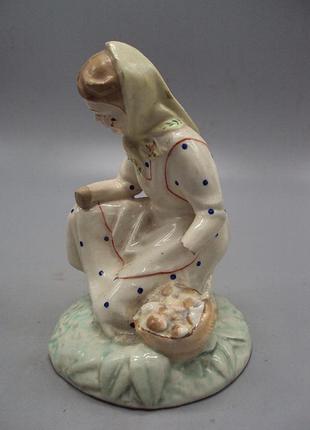 Фигура фарфор снх бсср минск ффз девочка с корзиной с грибами собирает грибы высота...