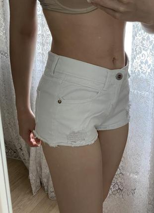Короткі шорти