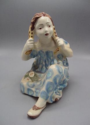 Фігура порцеляна статуетка зік конаково вітерець дівчина з хусткою дівчинка зав'язує хустку 24 см
