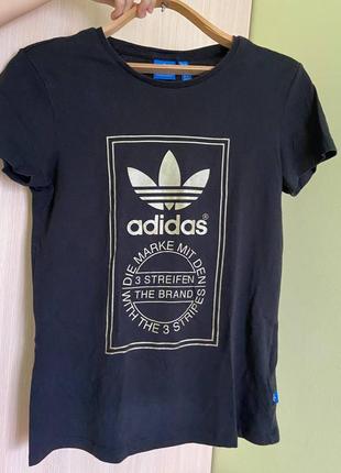 Женская футболка adidas, s