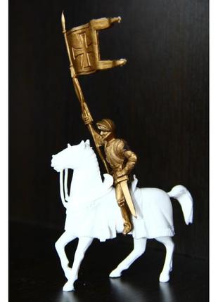 Лицарський кінь лицарський кінь 55-60 мм marx