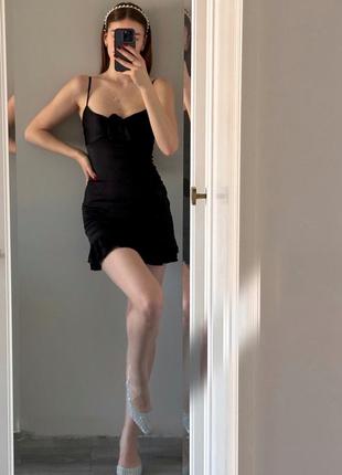 Чорна сукня