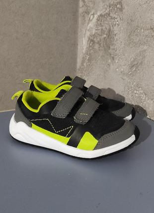 Кроссовки clarks