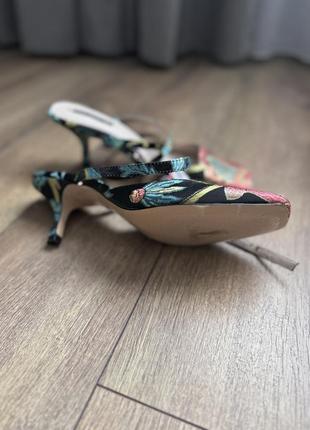 Босоніжки zara