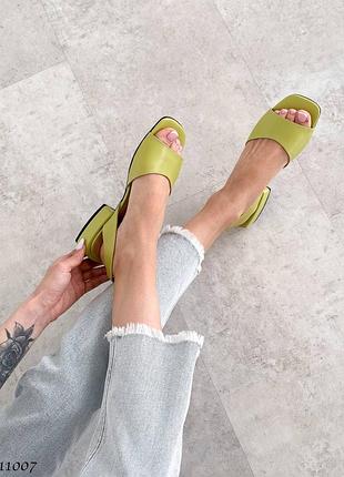 Яркие босоножки цвет: лаймовый натуральная кожа