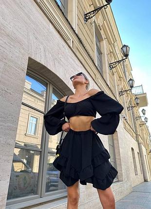 Костюм який не залишає без поглядів.