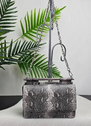 Интересная маленькая сумочка topshop