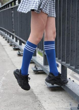 Сині високі шкарпетки 36-41 зі смужками гольфи 3028 під колінку гетри кобальт спортивні носки