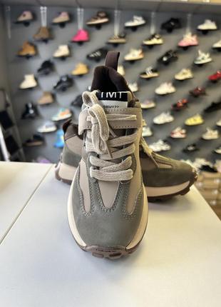 Дитячі кросівки