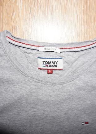 Серая трикотажная женская футболка 0GY tommy hilfiger4 фото