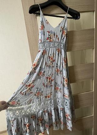 Нарядный сарафан с ажурными вставками