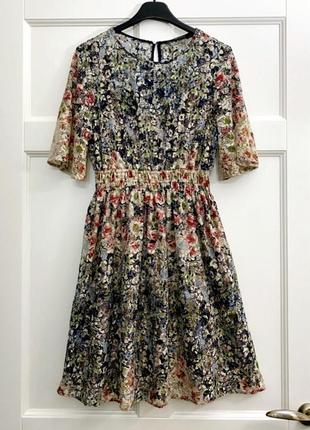 Гипюровое платье zara в цветочный принт кружевное