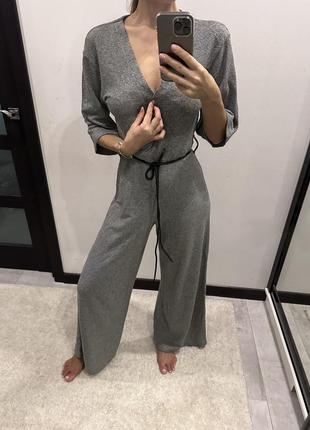 Комбинезон zara с кожаным ремешком