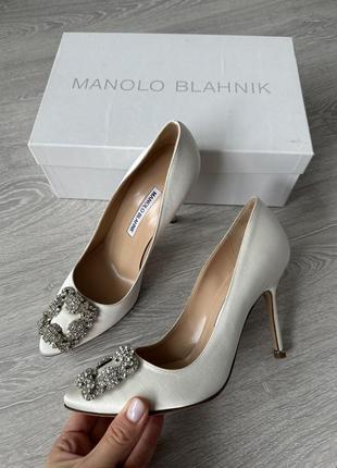 Manolo blahnik туфлі hangisi оригінал