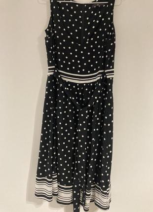 Легенька  жіноча сукня