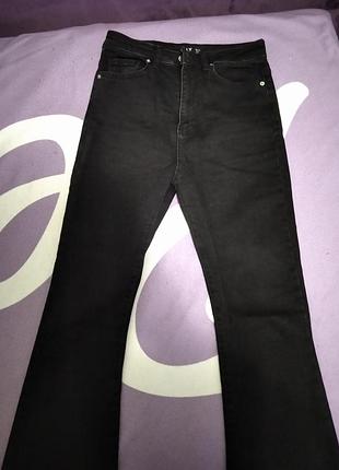 Джинси, по 300