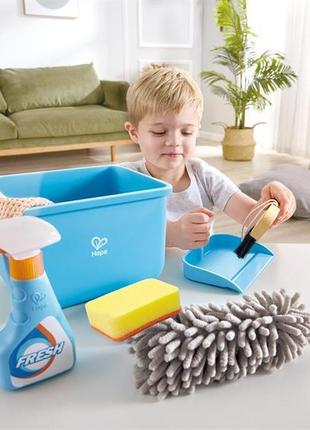 Ігровий набір hape прибирання (e3054)