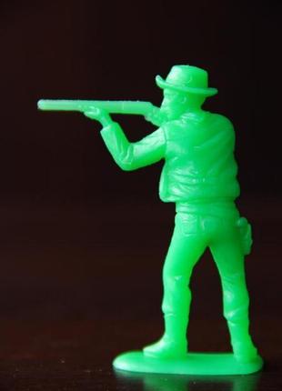 Ковбой стоя стреляющий с ружья tim-mee сша 70-75мм оригинал люкс!!