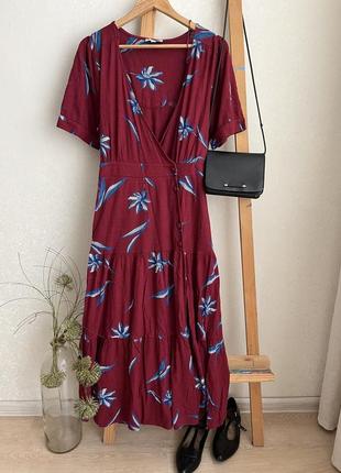 Стильное платье