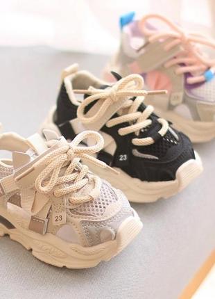 Дитячі літні кросівки