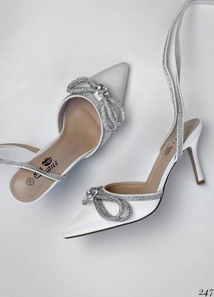 Шикарні атласні жіночі туфлі