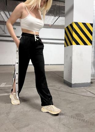 Штани на кнопках з лампасами