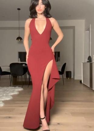 Изысканное праздничное платье