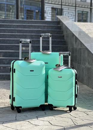 3 шт комплект ударостійка пластикова wings валіза дорожня на колесах польща 4 колеса3 фото