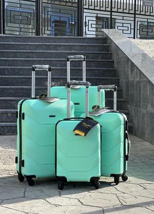 3 шт комплект ударостійка пластикова wings валіза дорожня на колесах польща 4 колеса
