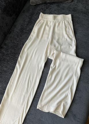 Легкі широкі бежеві брюки h&m