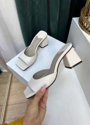 Сабо из итальянской кожи женские бежевые на каблуке