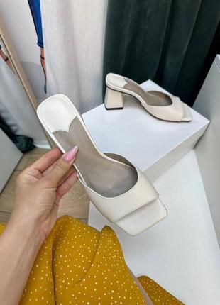 Сабо из итальянской кожи женские бежевые на каблуке