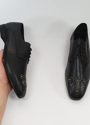 Чорні чоловічі туфлі