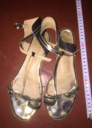 Женские босоножки недорого