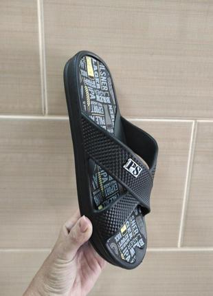 Чоловічі шльопанці progres